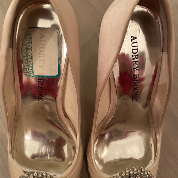 Satin peep toe heels - Picture 6 of 6